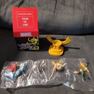 Lootcrate Thor vs. Loki figure
